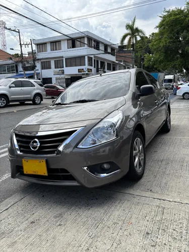 Nissan Versa V-Drive Connect 2023 Unico dueno