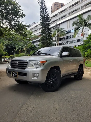 TOYOTA LAND CRUISER LC200 Sáhara VX V8