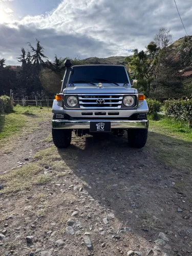 TOYOTA Macho Carpada 4.5