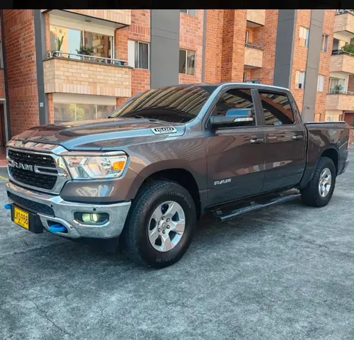RAM 1500 Híbrida etorque BIGHORN