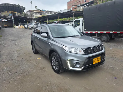 Vendo suzuki vitara live 1.6 mecánica modelo 2024 pasa peritaje
