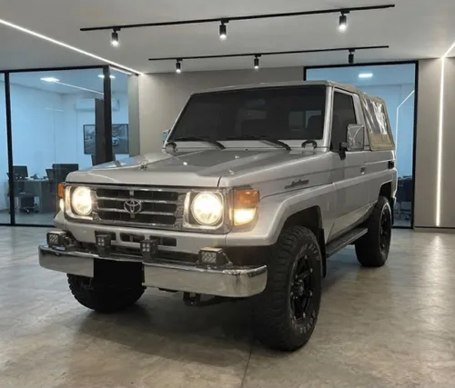 TOYOTA LAND CRUISER AO 2000