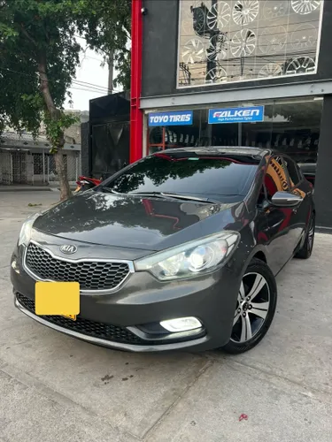 KIA CERATO PRO 2014 AUTOMÁTICO  LLANTAS NUEVAS  EXCELENTE ESTADO