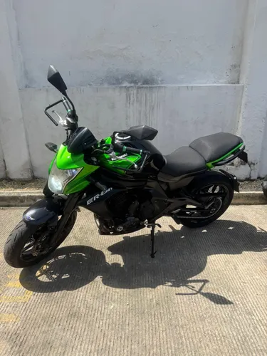 Er6n kawasaki  Motor de 2 cilindros 650 cc 72 caballos de fuerza