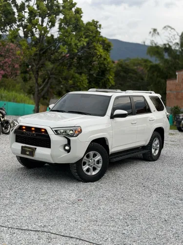 Toyota 4runner SR5 2021