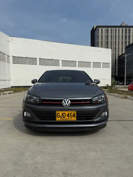 VOLKSWAGEN POLO CONFORTLINE 2020