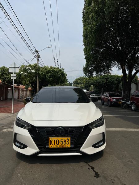 Nissan Sentra Full 2022 - imagen secundaria 1