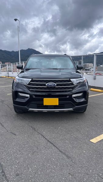 FORD EXPLORER XLT - imagen secundaria 1