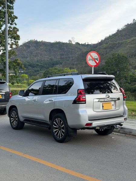 TOYOTA PRADO TXL  2021  2.8 DIESEL  4x4 - imagen secundaria 1