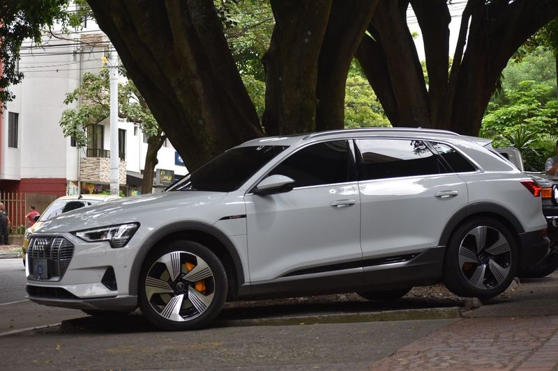 Audi Q8 E-tron blindaje 2 plus 2022 - imagen secundaria 1