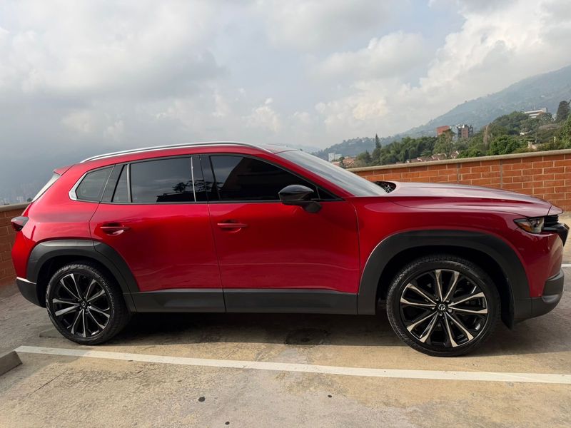 Mazda CX50 Signature 4x4 modelo 2026 para seguir estrenando. - imagen secundaria 2