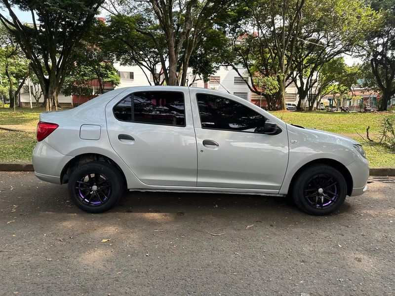 RENAULT LOGAN 2018 - imagen secundaria 2