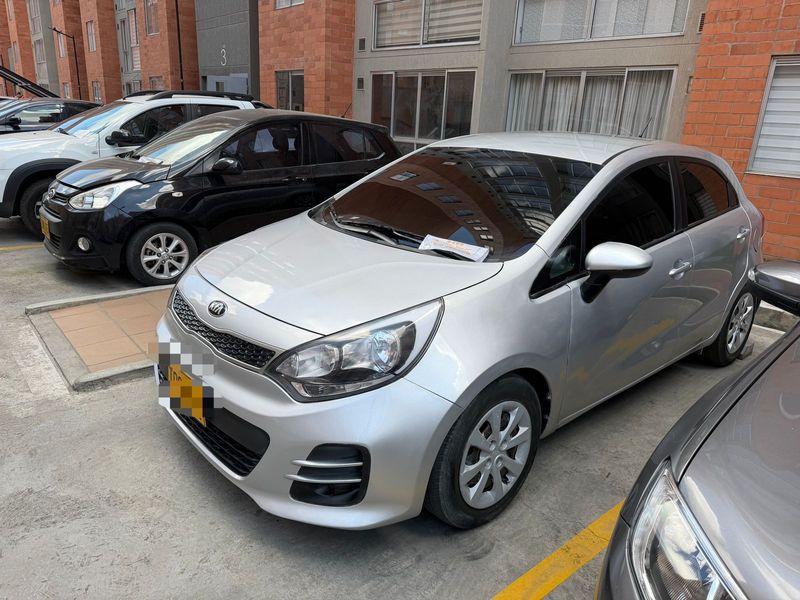 VENDO HERMOSO KIA RIO SPICE R 2016 - imagen secundaria 1