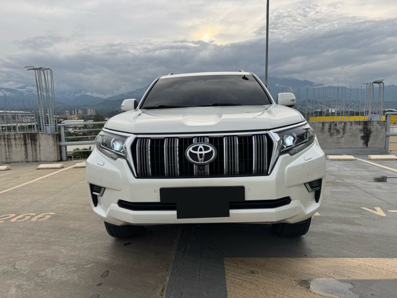 Toyota Prado VXL 2019 Diésel - imagen secundaria 1
