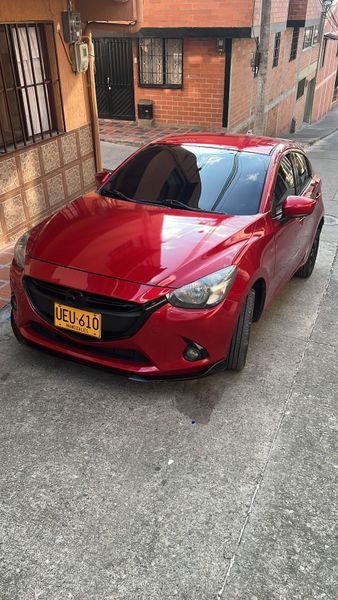 Mazda 2 Touring 2016 Automatico - imagen secundaria 1