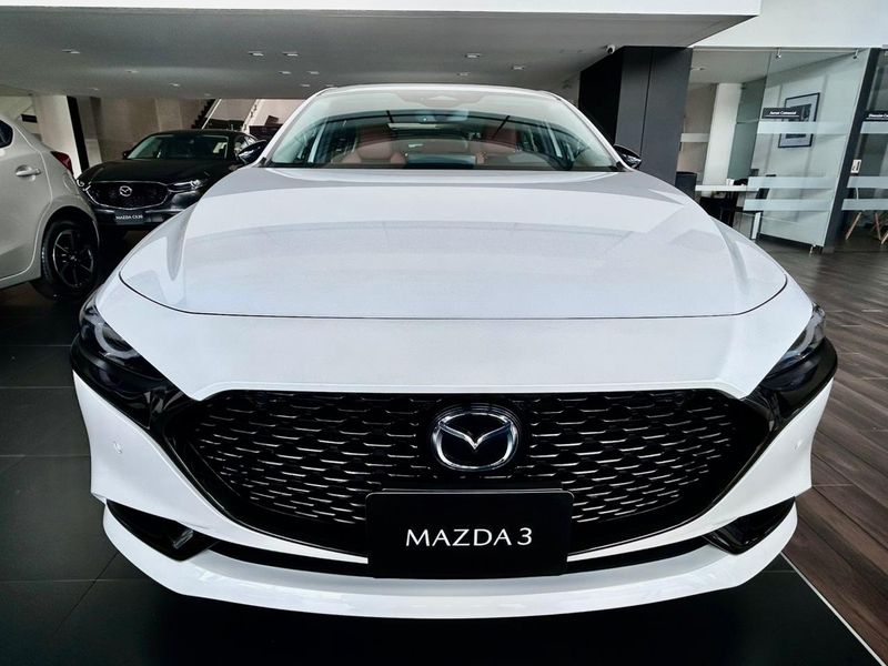 Mazda 3 Sedán Grand Touring LX Carbon Edition Modelo 2026 - imagen secundaria 1