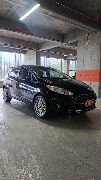 FORD FIESTA TITANIUM 2015 AUT - imagen secundaria 2