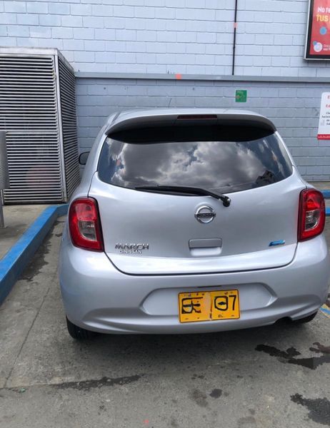 Nissan March Advance - imagen secundaria 2