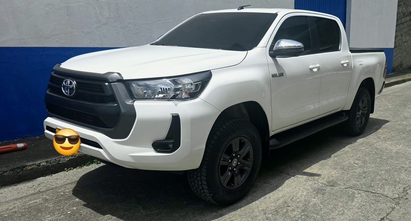 TOYOTA HILUX REVO - imagen secundaria 2