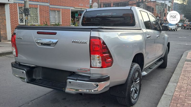 Se Vende Toyota Hilux 4X4 2.4 Diesel Doble Cabina - imagen secundaria 2