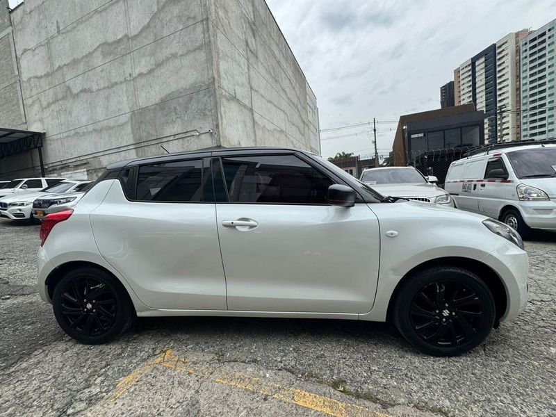 Suzuki Swift Híbrido Japones 2023 - imagen secundaria 2