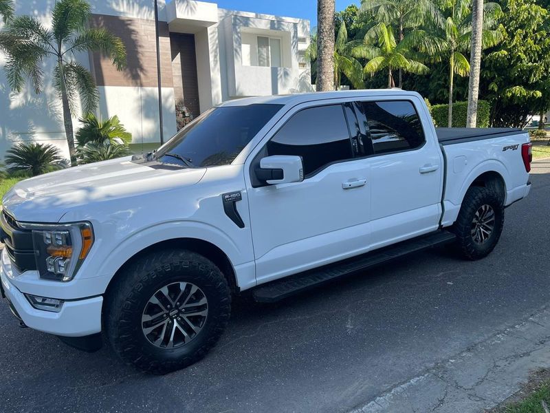 FORD F-150 LARIAT SPORT - imagen secundaria 1