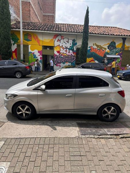 Chevrolet Onix LTZ 2018 - imagen secundaria 1