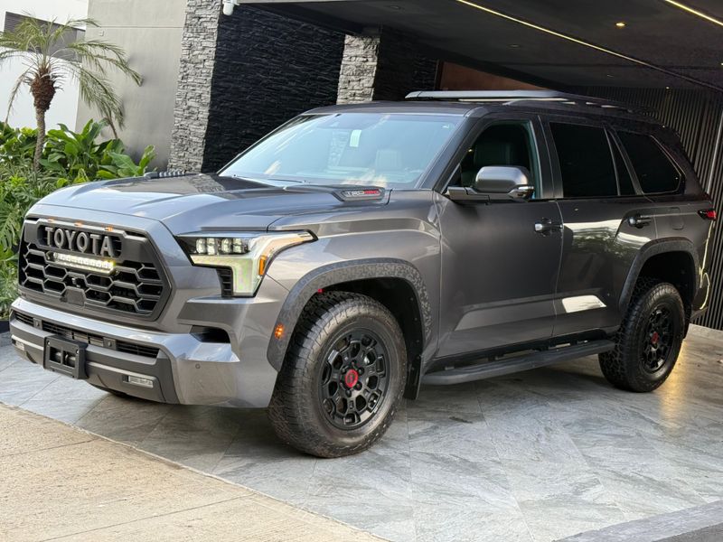 Toyota sequoia Edicion TRD PRO HIBRIDA - imagen secundaria 1