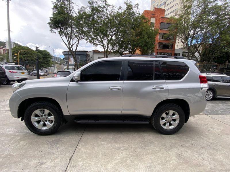 TOYOTA PRADO TX 4.0 GASOLINA BLINDADA ACTUALIZADA 2011 - imagen secundaria 1