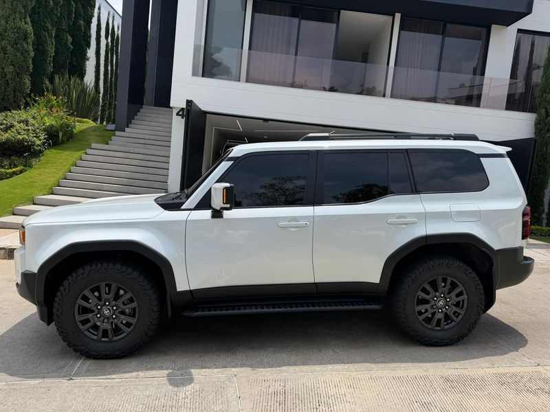 Toyota Prado TXL 2025 - imagen secundaria 2