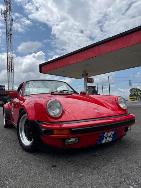 Porsche 911 turbo - imagen secundaria 1