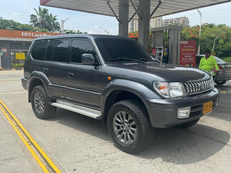 Toyota prado 2009 súper cargada - imagen secundaria 1
