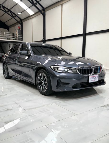 BMW 330e 2020 - imagen secundaria 2