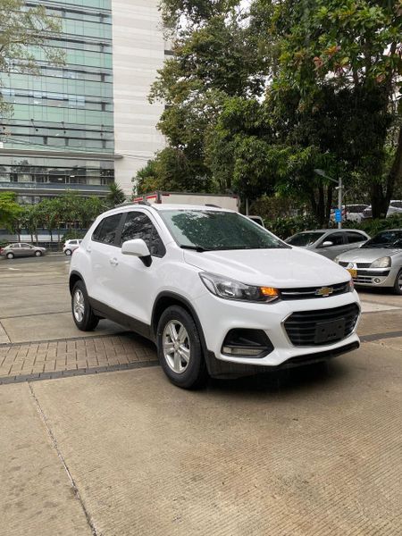 V-456 CHEVROLET TRACKER LS - imagen secundaria 2