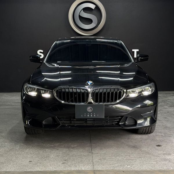 BMW 330i 2020 - imagen secundaria 1