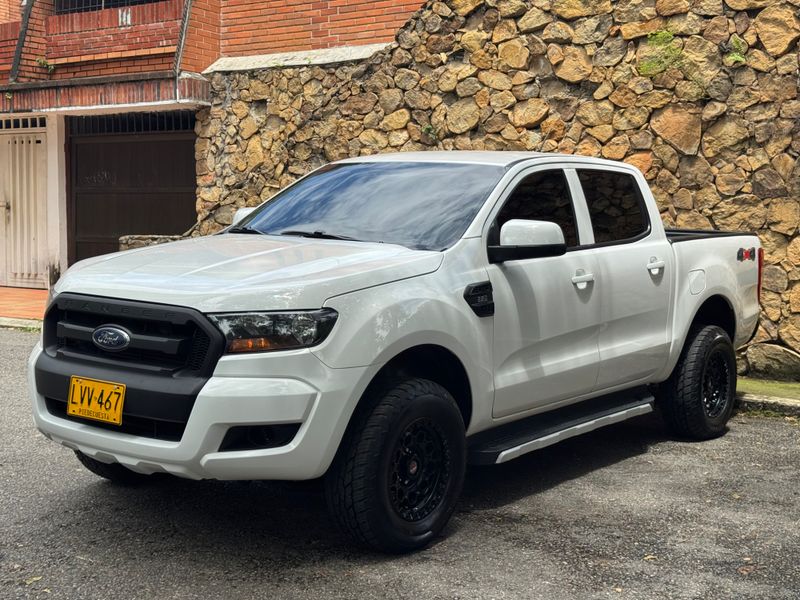 Ford ranger 2.2L 4x4 2023 diesel - imagen secundaria 2