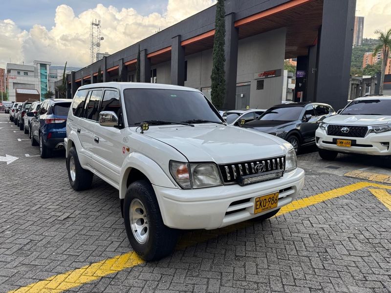 TOYOTA PRADO VX - imagen secundaria 2