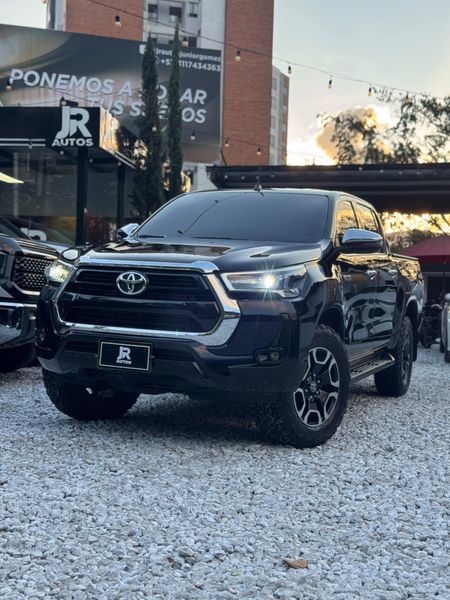 TOYOTA HILUX SRX 4x4 2021 - imagen secundaria 1