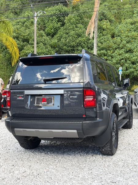 TOYOTA LAND CRUISER PRADO TXL 2025 - imagen secundaria 1