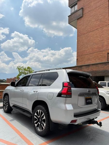 TOYOTA PRADO TXL 2.8 - imagen secundaria 2