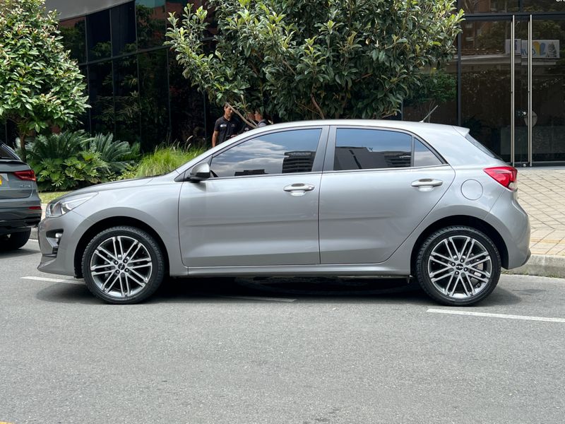 KIA Rio Vibrant 2023 - imagen secundaria 1