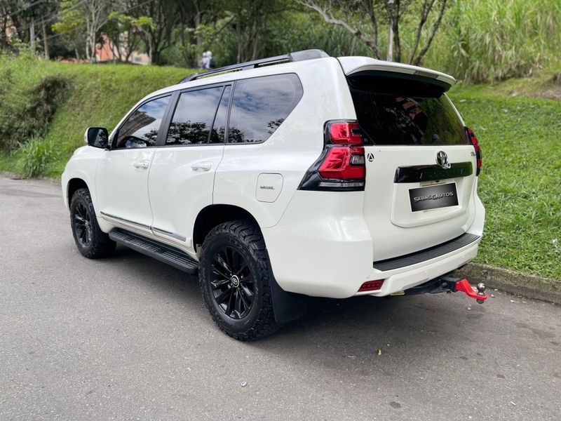 Toyota Prado Tx-L - imagen secundaria 2