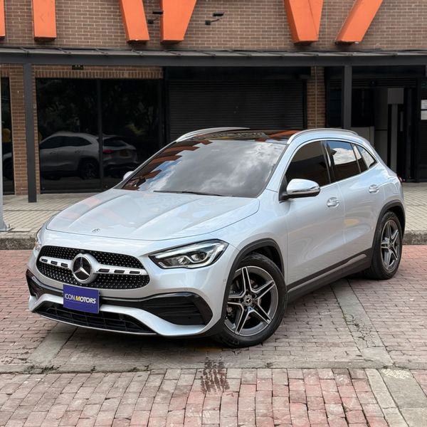 Mercedes-Benz GLA 200 AMG Line 2023 - imagen secundaria 2