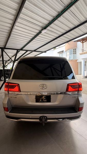 TOYOTA Sáhara  LC200 2019 BLINDADA - imagen secundaria 1