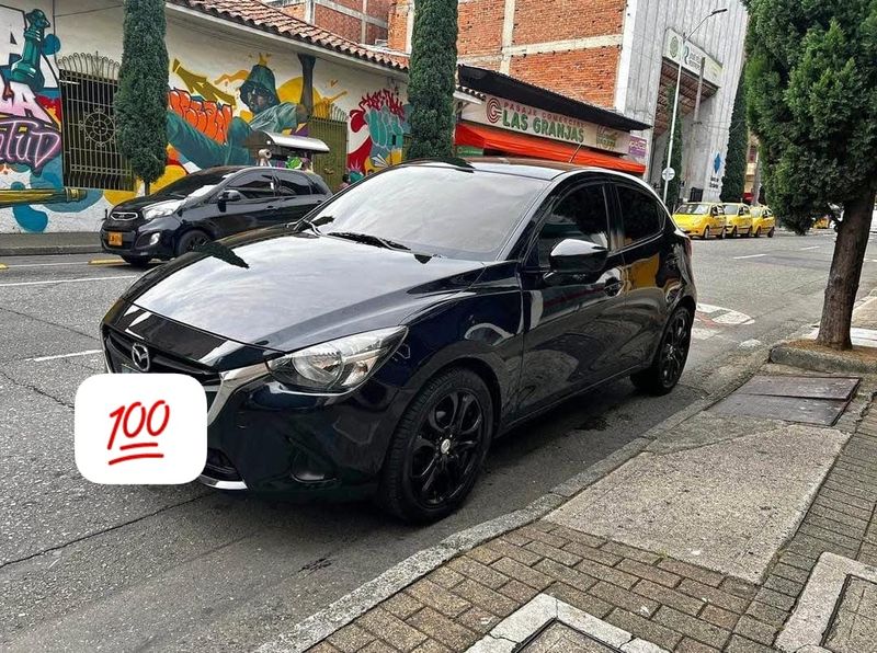 Mazda 2 Touring Hatchback 2017 - imagen secundaria 2