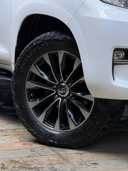 Toyota Prado TXL - imagen secundaria 2