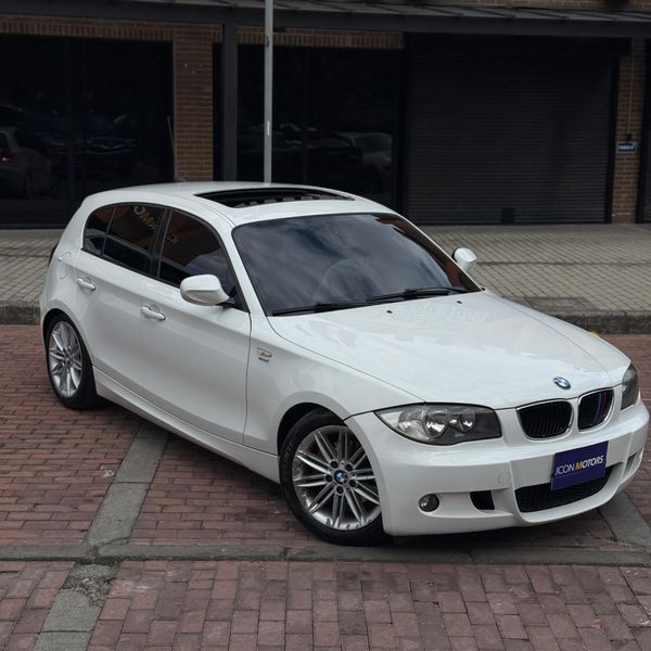 BMW 120i 2011 - imagen secundaria 1