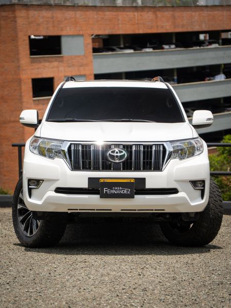 Toyota Prado Txl 2.8 Diesel Blindado 2023 - imagen secundaria 1