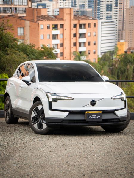Volvo EX30 2025 - imagen secundaria 2