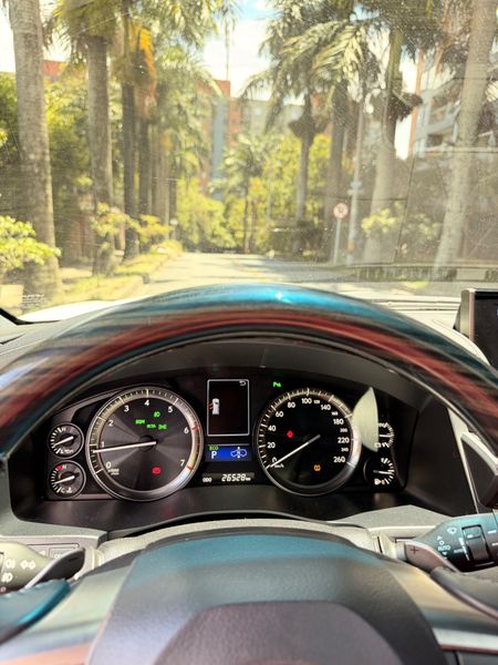 LEXUS LX570 5.7 SUPERSPORT 2019 - imagen secundaria 2